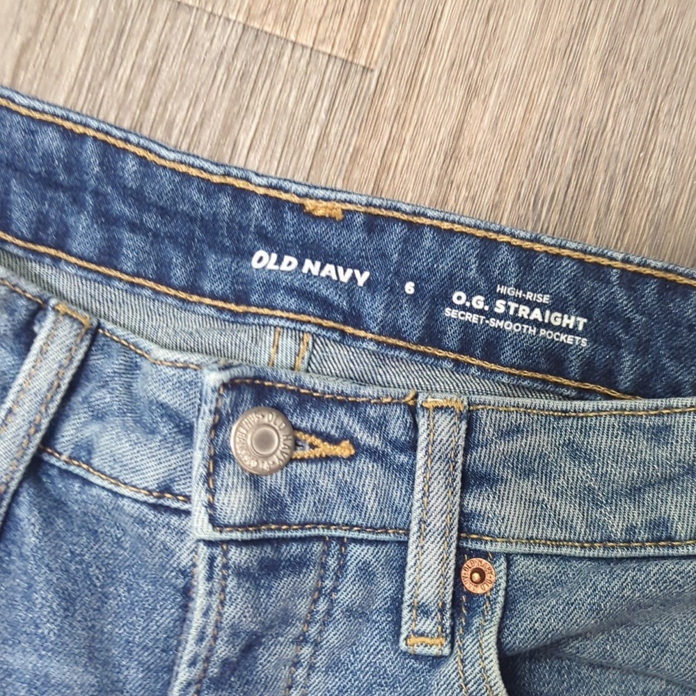 ❤️5/$25 Old Navy Mid-Wash Ankle Jeans - Picture 4 of 9
